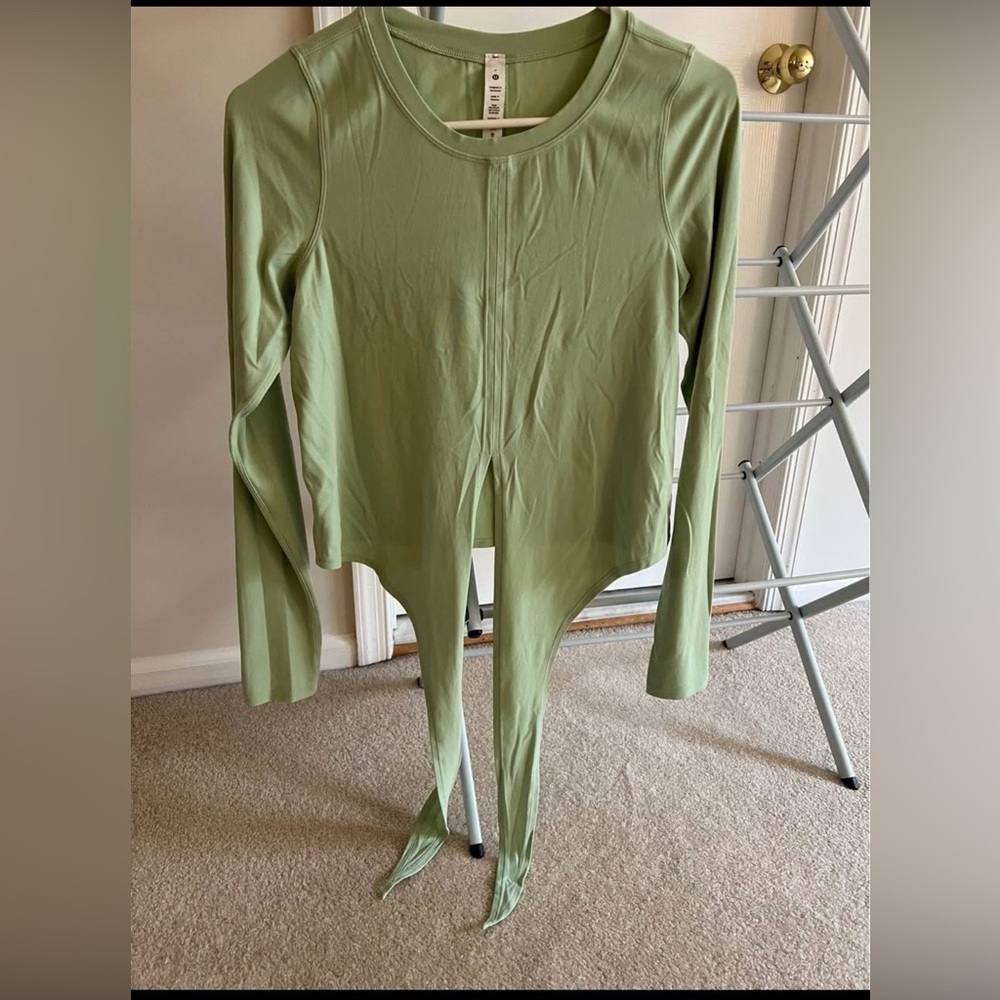 Lululemon Time to Restore Long Sleeve size 6